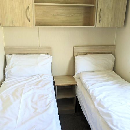 Large 4 Person Couples And Family Caravan In Newquay Bay Resort المظهر الخارجي الصورة