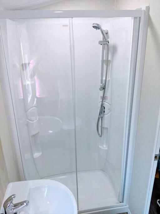 Large 4 Person Couples And Family Caravan In Newquay Bay Resort المظهر الخارجي الصورة