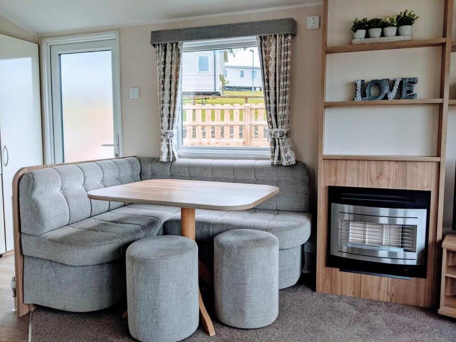 Large 4 Person Couples And Family Caravan In Newquay Bay Resort المظهر الخارجي الصورة