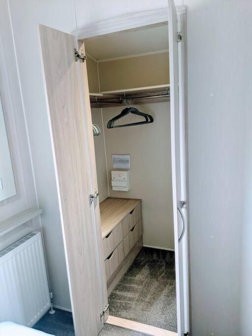 Large 4 Person Couples And Family Caravan In Newquay Bay Resort المظهر الخارجي الصورة